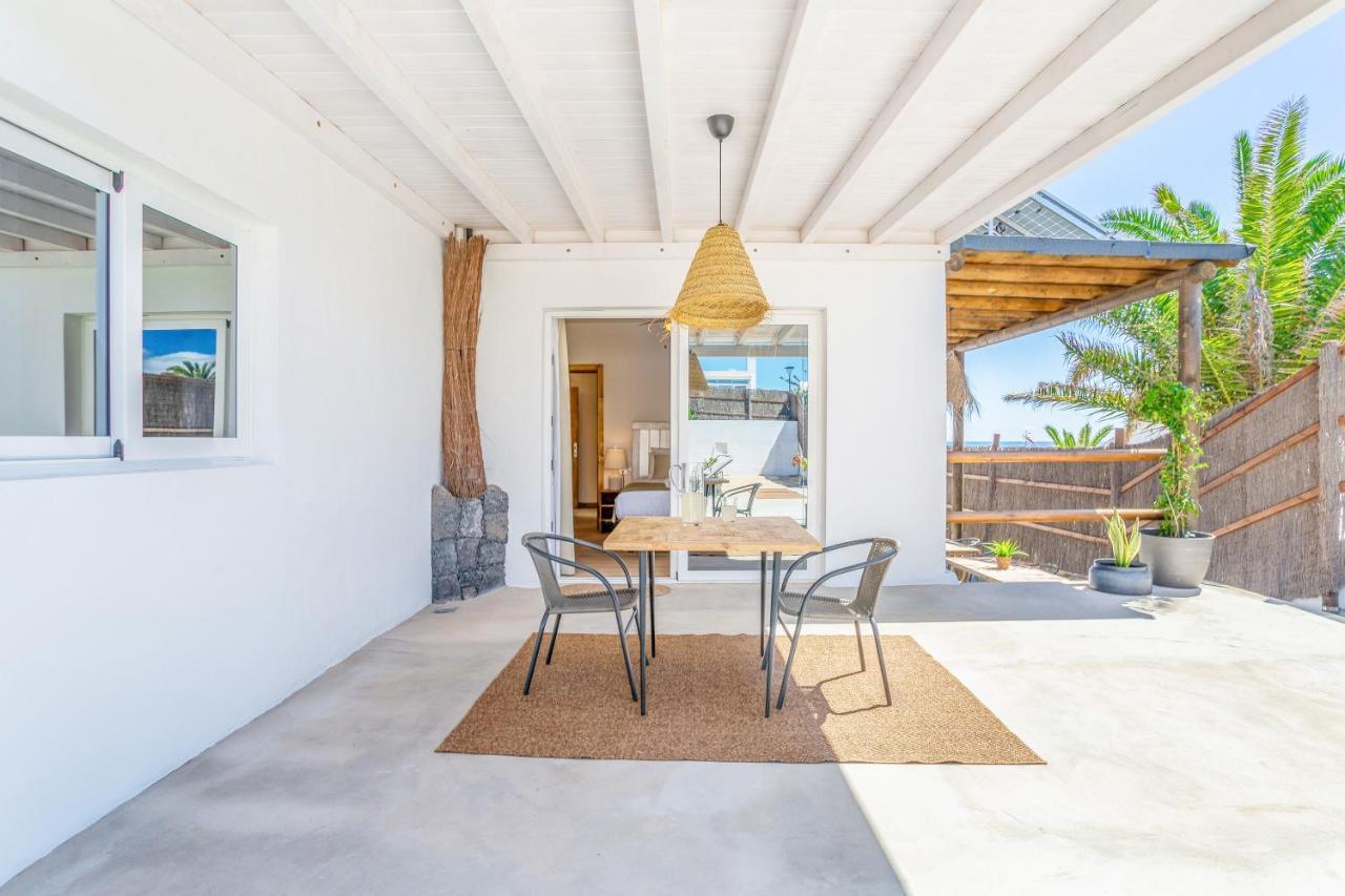 Boutique Beach Villa By Lanzarote Retreats - Private Pool - 1 Min Walk To Sea Pool Чарко-дель-Пало Екстер'єр фото