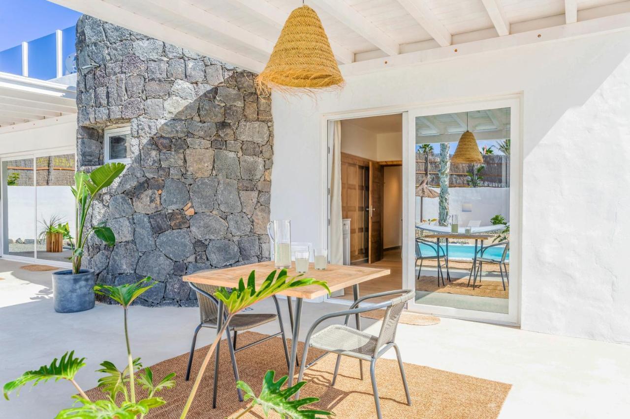 Boutique Beach Villa By Lanzarote Retreats - Private Pool - 1 Min Walk To Sea Pool Чарко-дель-Пало Екстер'єр фото